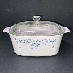 VTG 1.5 qt Provincial Blue Corning Ware Casserole Dish & Glass Lid Flowers RARE